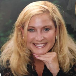 Meet your Posher, Leeann